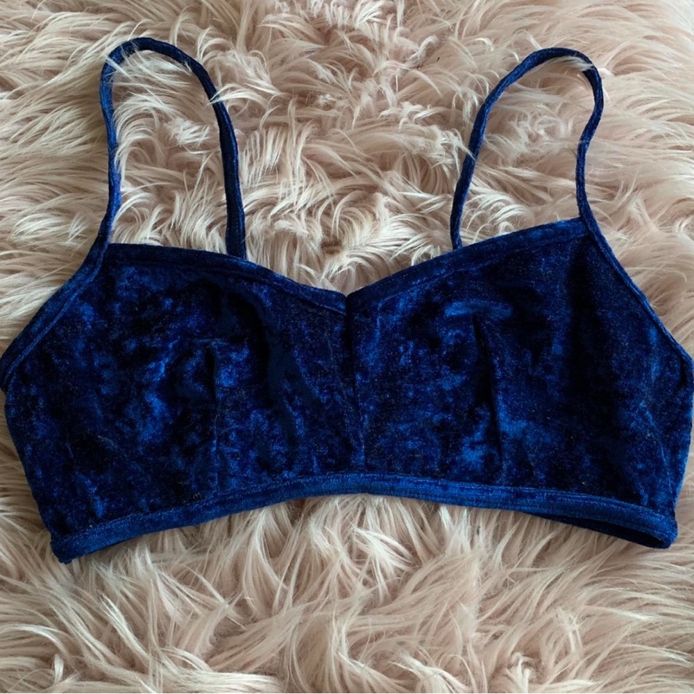 Vintage Victorias Secret bralette - size small - gold crown label